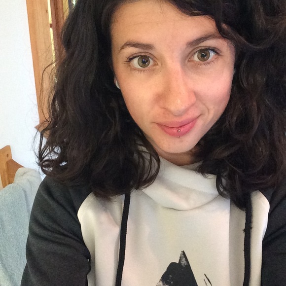 Meet your Posher, Kassandra - Picture 1 of 1